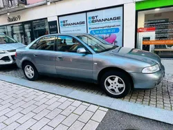 Silber Gebraucht 1999 Audi A4 Limousine | 1.400 €