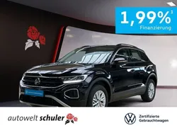 Deep black perleffekt Gebraucht 2024 VW T-Roc Life SUV | 30.590 € (Fairer Preis)
