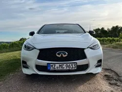 Weiß Gebraucht 2016 Infiniti Q30 Kleinwagen | 17.500 € (Teuer)