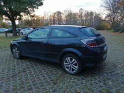 Schwarz Gebraucht 2007 Opel Astra GTC Limousine | 700 € (Etwas zu teuer)