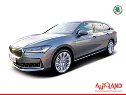 Grau Neu 2024 Skoda Superb LAURIN & KLEMENT Kombi | 42.890 € (Guter Preis)