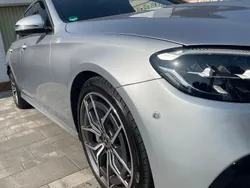 Silber Gebraucht 2023 Mercedes E220 AMG line Kombi | 38.400 € (Fairer Preis)