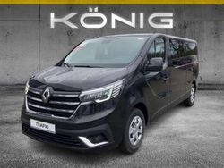 Tenebroschwarz metallic Gebraucht 2024 Renault Trafic Life Van | 40.597 € (Teuer)