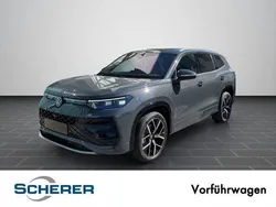 Delfingrau metallic Gebraucht 2025 VW Tayron R-line SUV | 57.100 €