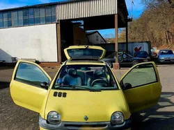 Gelb Gebraucht 2000 Renault Twingo Expression Kleinwagen | 850 € (Guter Preis)