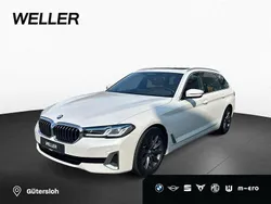 Mineralweiß (weiß) Gebraucht 2021 BMW 530 Luxury Line Kombi | 39.490 € (Fairer Preis)