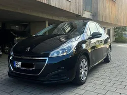 Schwarz Gebraucht 2017 Peugeot 208 Kleinwagen | 8.000 € (Etwas zu teuer)
