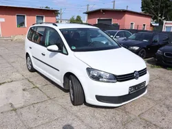 Candyweiß Gebraucht 2011 VW Touran Trendline Van / Kleinbus | 6.500 € (Fairer Preis)