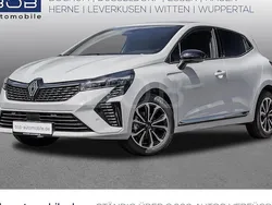 Weiß Neu 2025 Renault Clio V Techno Limousine | 23.890 € (Etwas zu teuer)