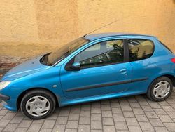 Blau Gebraucht 2002 Peugeot 206 Kleinwagen | 500 € (Guter Preis)