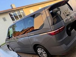 Grau Gebraucht 2023 VW Multivan Van | 40.099 € (Superpreis)