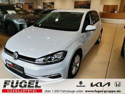 White silver metallic Gebraucht 2017 VW Golf VII Comfortline Limousine | 12.865 € (Fairer Preis)