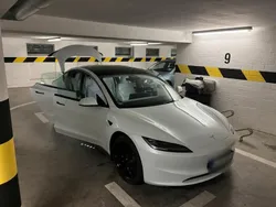 Weiß Gebraucht 2023 Tesla Model 3 Standard Range Limousine | 34.990 € (Teuer)