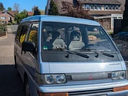 Blau Gebraucht 1994 Mitsubishi L300 Edition Van / Kleinbus | 8.000 €