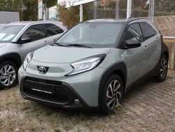 Grün Neu 2024 Toyota Aygo Comfort Kleinwagen | 18.490 €
