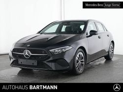 Lack kosmosschwarz Gebraucht 2024 Mercedes A180 Progressive Limousine | 27.980 € (Fairer Preis)