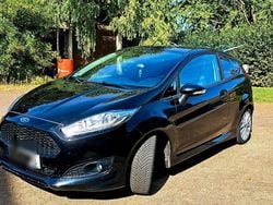Schwarz Gebraucht 2014 Ford Fiesta Kleinwagen | 6.100 €