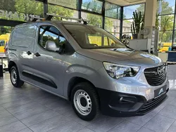 Grau Gebraucht 2020 Opel Combo Van / Kleinbus | 14.390 € (Superpreis)