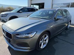 Grau Gebraucht 2018 Volvo V90 Momentum Kombi | 18.900 € (Guter Preis)