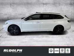Oryxweiß perlmutteffekt Neu 2025 VW Passat R-line Kombi | 59.890 € (Teuer)