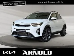 Weiß (schneeweiß) Gebraucht 2024 Kia Stonic 4 SUV | 20.350 € (Guter Preis)