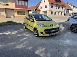 Gelb Gebraucht 2011 Peugeot 107 Urban Move Kleinwagen | 2.300 € (Fairer Preis)
