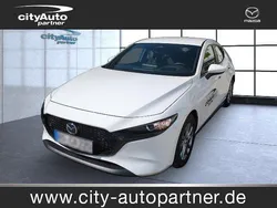 Arctic white (weiß) Gebraucht 2024 Mazda 3 Prime-Line Limousine | 23.990 € (Guter Preis)