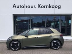 Dark olivine green (metallic) Gebraucht 2023 VW ID.3 Pro Kleinwagen | 29.990 € (Guter Preis)
