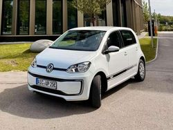 Weiß Gebraucht 2021 VW e-up! Kleinwagen | 13.900 € (Fairer Preis)