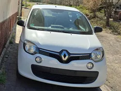 Weiß Gebraucht 2017 Renault Twingo LIMITED Kleinwagen | 4.200 € (Fairer Preis)