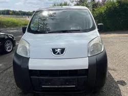 Weiß Gebraucht 2010 Peugeot Bipper Van / Kleinbus | 2.399 €