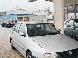 Grau Gebraucht 2000 VW Polo Limousine | 800 € (Superpreis)