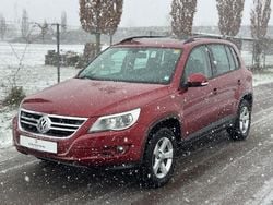Rot Gebraucht 2009 VW Tiguan Track & Field SUV | 4.900 € (Fairer Preis)