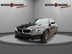 Black sapphire metallic Gebraucht 2022 BMW 320 Sport Line Kombi | 28.990 € (Fairer Preis)