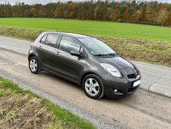 Grau Gebraucht 2011 Toyota Yaris Edition Kleinwagen | 7.100 € (Teuer)