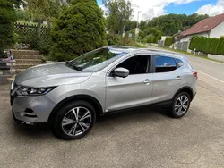 Grau Gebraucht 2018 Nissan Qashqai N-Connecta SUV | 13.600 € (Fairer Preis)
