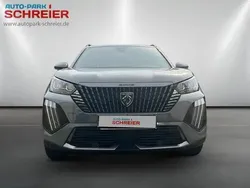 Grau Gebraucht 2024 Peugeot 2008 Allure SUV | 23.993 € (Fairer Preis)