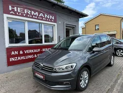 Indiumgrau Gebraucht 2019 VW Touran Highline Van / Kleinbus | 24.990 € (Guter Preis)