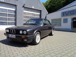 Schwarz Gebraucht 1991 BMW 318 Cabriolet Cabrio | 18.900 €