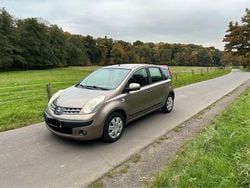 Beige Gebraucht 2006 Nissan Note Acenta Van / Kleinbus | 2.700 € (Fairer Preis)