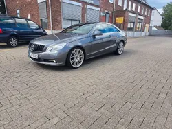 Grau Gebraucht 2010 Mercedes E500 Avantgarde Coupé | 13.399 € (Fairer Preis)