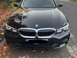 Schwarz Gebraucht 2020 BMW 318 Advantage Kombi | 18.500 € (Etwas zu teuer)