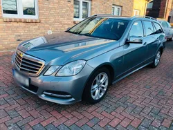 Grau Gebraucht 2011 Mercedes E220 Avantgarde Kombi | 12.000 € (Fairer Preis)