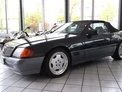 Blauschwarz 199 Gebraucht 1992 Mercedes SL300 AMG Cabrio | 26.999 €