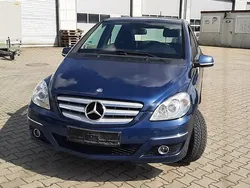 Blau Gebraucht 2009 Mercedes 180 Limousine | 4.200 €