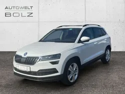 Weiss Gebraucht 2022 Skoda Karoq Style SUV | 26.990 € (Guter Preis)