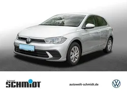 Reflexsilber metallic Gebraucht 2024 VW Polo Life Limousine | 17.498 € (Guter Preis)
