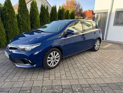 Blau Gebraucht 2018 Toyota Auris Cool Limousine | 8.500 € (Guter Preis)