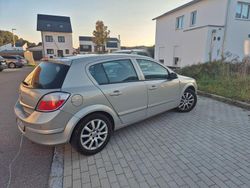 Grau Gebraucht 2006 Opel Astra Cosmo Limousine | 2.499 € (Fairer Preis)