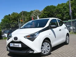 Weiß Gebraucht 2019 Toyota Aygo Kleinwagen | 9.948 € (Fairer Preis)